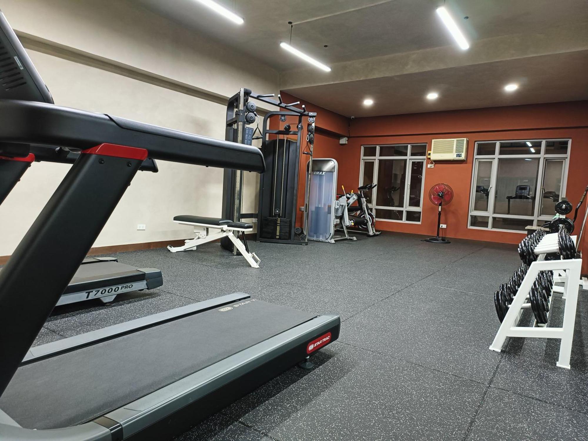 מנילה Tropicana Suites מראה חיצוני תמונה