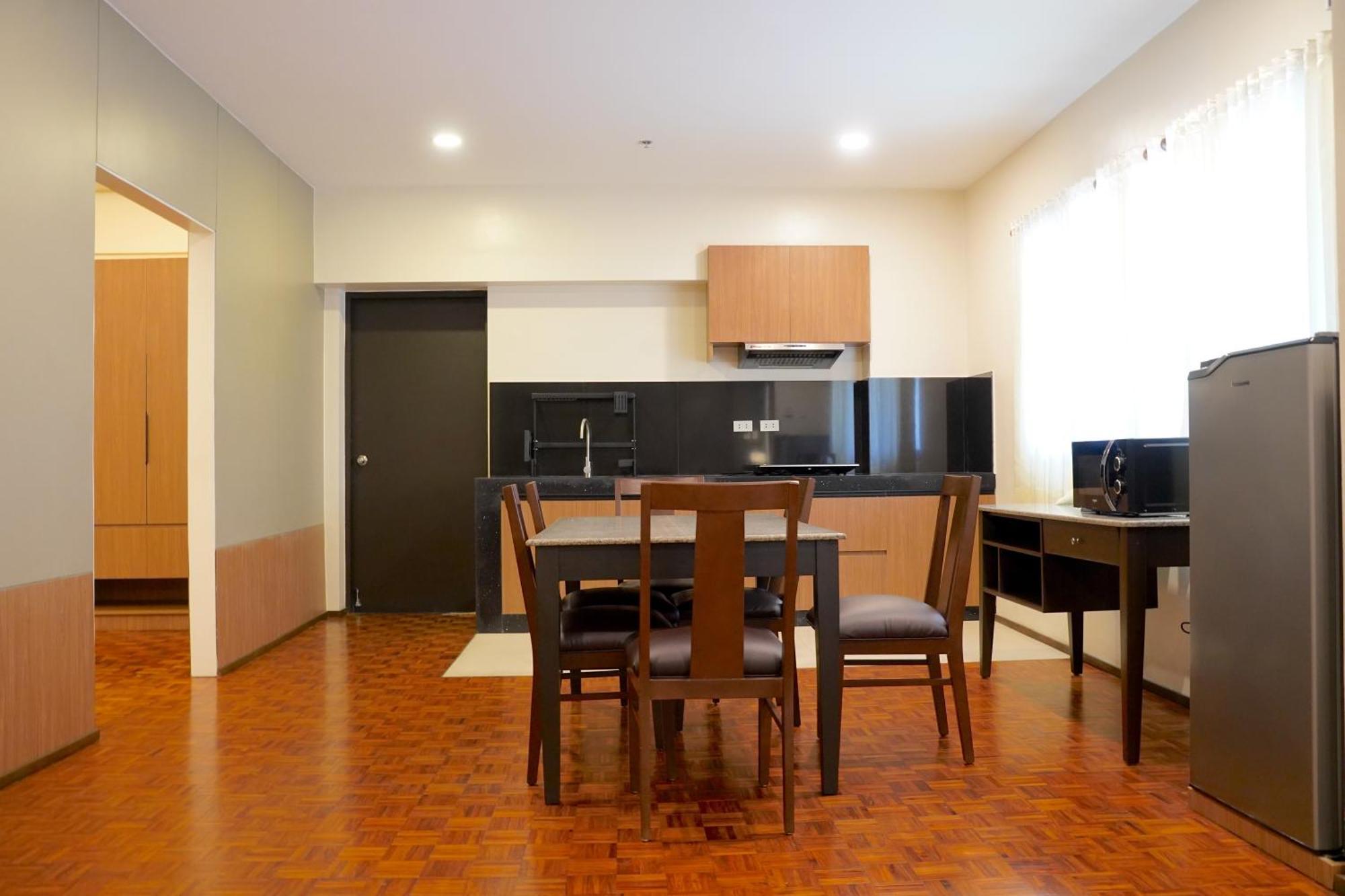 מנילה Tropicana Suites מראה חיצוני תמונה